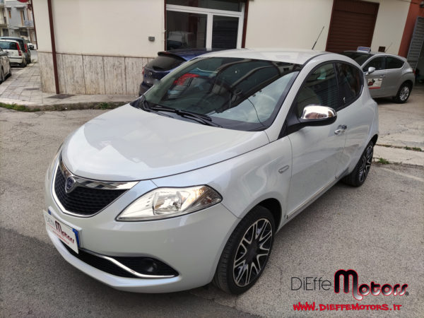 LANCIA YPSILON 1.2 69CV