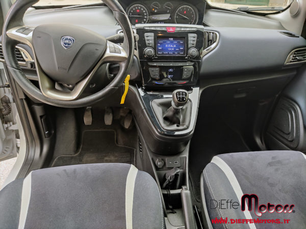 LANCIA YPSILON 1.2 69CV
