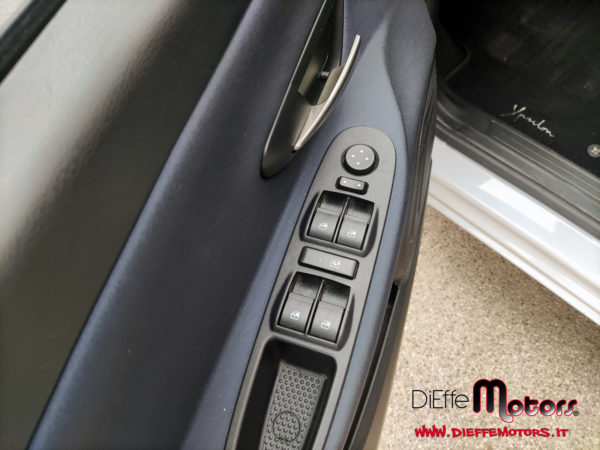 LANCIA YPSILON 1.2 69CV