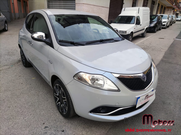 LANCIA YPSILON 1.2 69CV