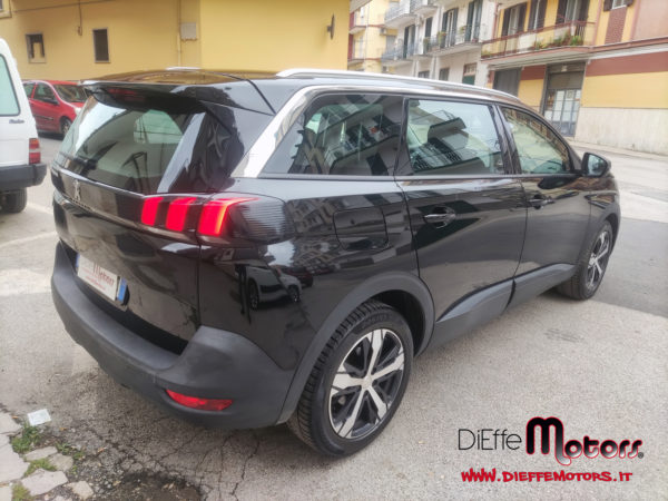 PEUGEOT 5008 BLUE