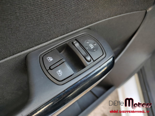 OPEL CORSA 1.2 5 PORTE ELECTIVE