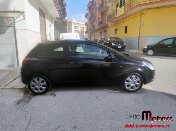 OPEL CORSA 1.2 3 PORTE Enjoy