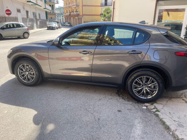 ALFA ROMEO STELVIO 2.2 TURBODIESEL 180CV AT8 Q4 BUSINESS - immagine 5