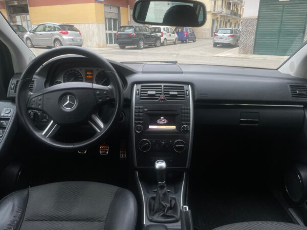 MERCEDES BENZ B 180 CDI PREMIUM - immagine 17