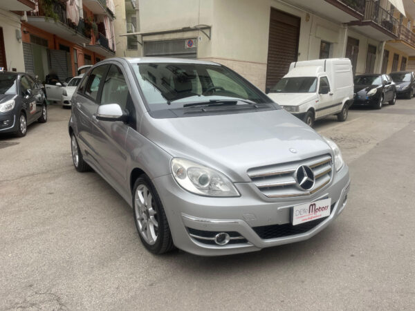 MERCEDES BENZ B 180 CDI PREMIUM - immagine 2