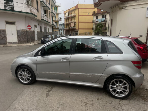 MERCEDES BENZ B 180 CDI PREMIUM - immagine 4