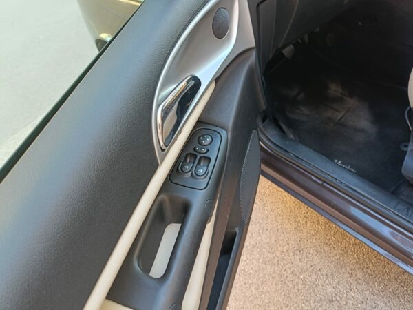 LANCIA YPISILON 1.2 8V PLATINO - immagine 15