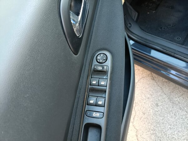 PEUGEOT 3008 1.6 HDI  112 CV TECNO - immagine 15