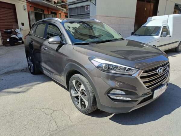 HYUNDAI TUCSON  1.7 CRDI  XPOSSIBLE - immagine 3