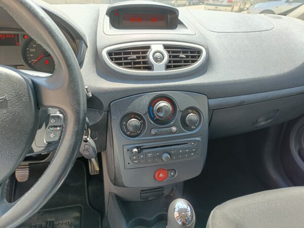 RENAULT CLIO 1.2 GPL YAHOO - immagine 13