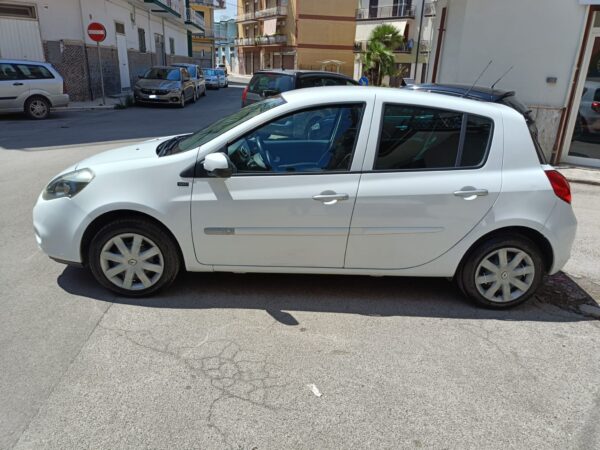 RENAULT CLIO 1.2 GPL YAHOO - immagine 4