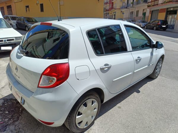 RENAULT CLIO 1.2 GPL YAHOO - immagine 6