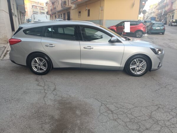 FORD FOCUS 1.5 ECOBLUE 120CV AUTOMATICO BUSINESS - immagine 4