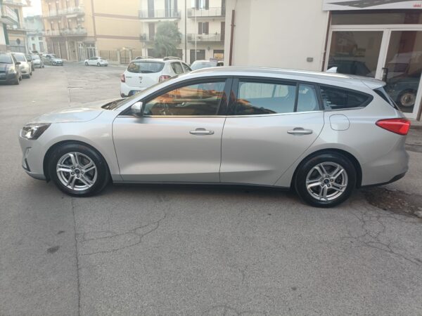 FORD FOCUS 1.5 ECOBLUE 120CV AUTOMATICO BUSINESS - immagine 5