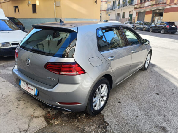 VOLKSWAGEN GOLF 1.5 TGI DSG BUSINESS BLUEMOTION - immagine 6