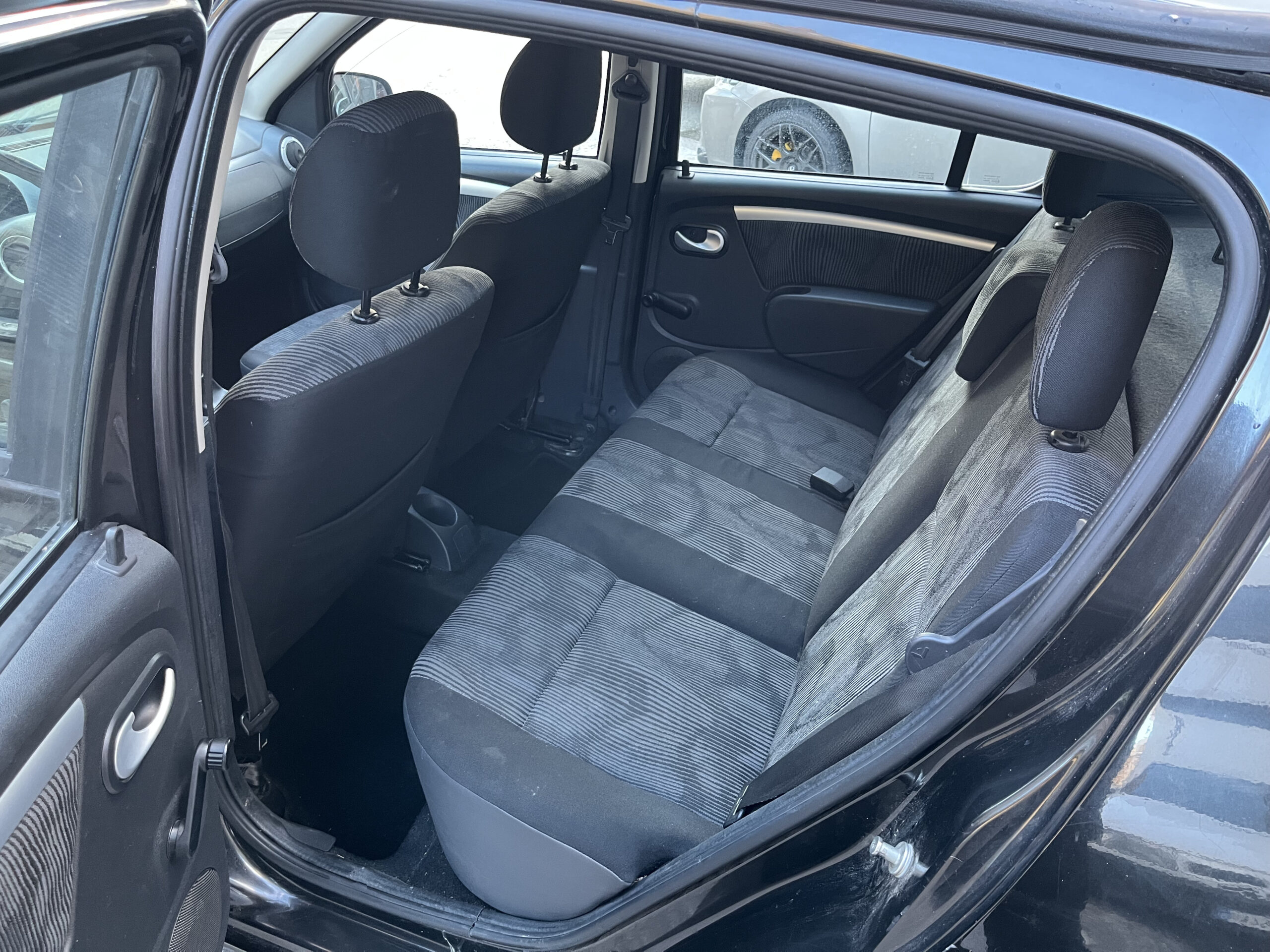 DACIA SANDERO 1.4 8V GPL LAUREATE - immagine 10