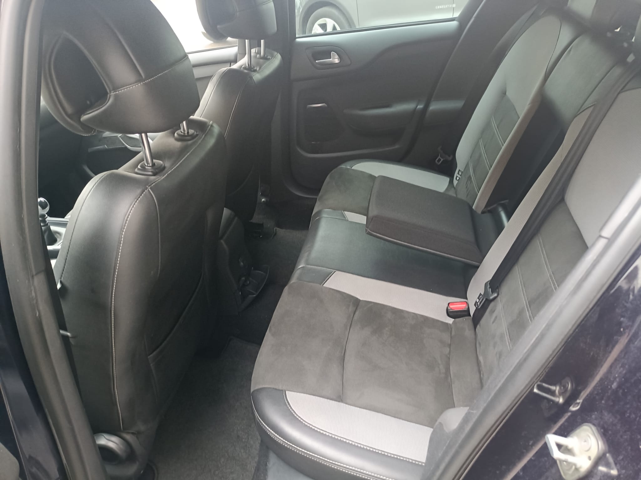 DS4 BLUEHDI 120 S&S SO CHIC - immagine 10