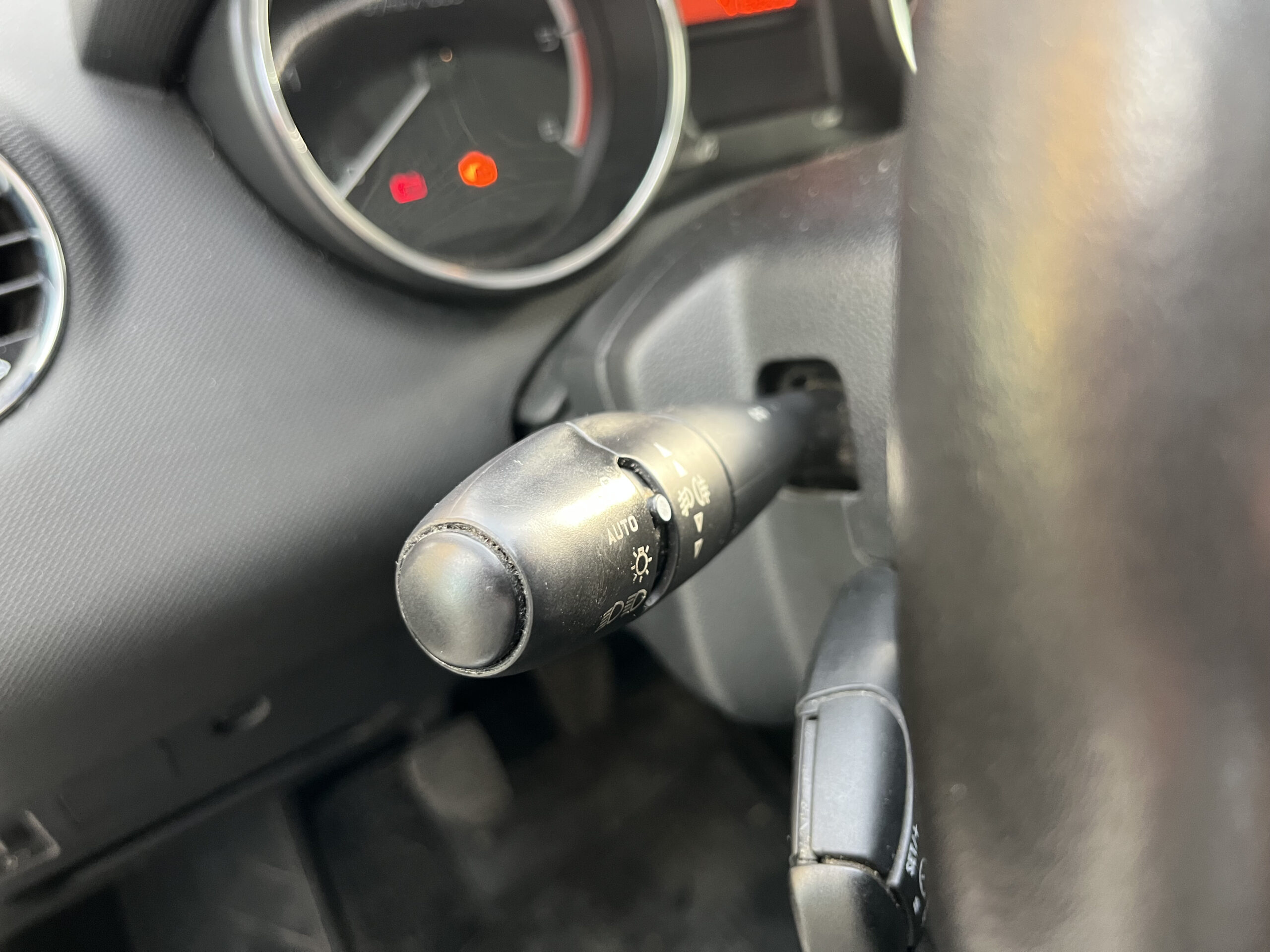 PEUGEOT 308 1.6 HDI 110CV SW CIEL TECNO - immagine 14