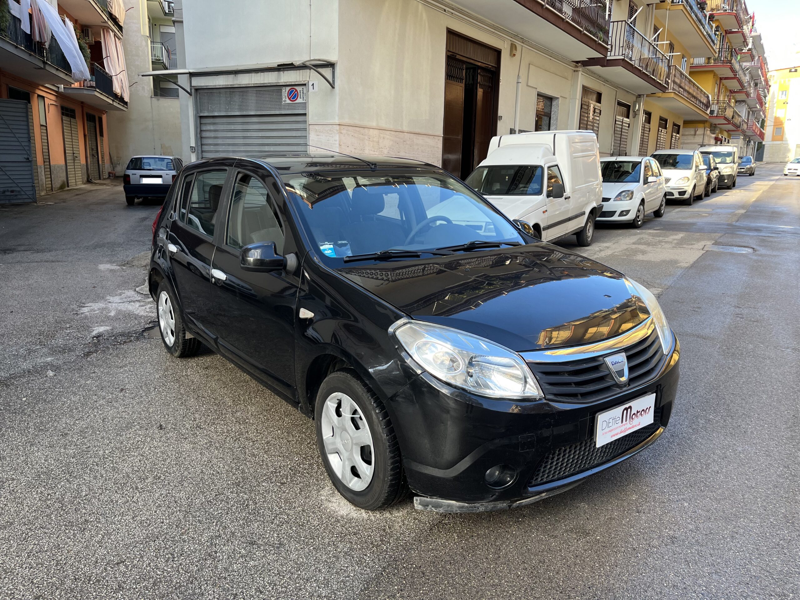 DACIA SANDERO 1.4 8V GPL LAUREATE - immagine 3