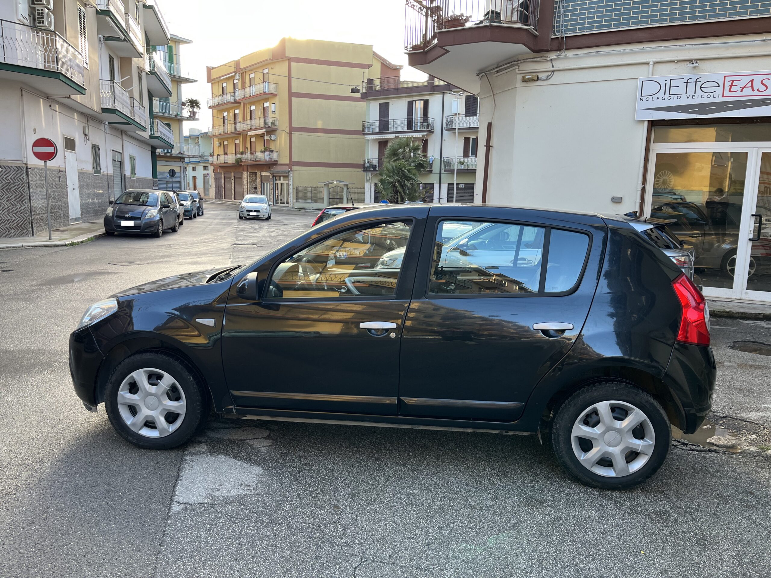 DACIA SANDERO 1.4 8V GPL LAUREATE - immagine 5