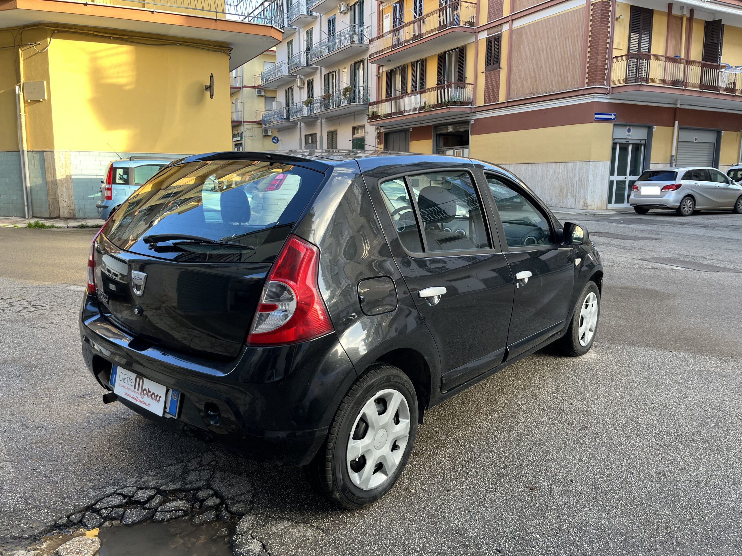 DACIA SANDERO 1.4 8V GPL LAUREATE - immagine 8