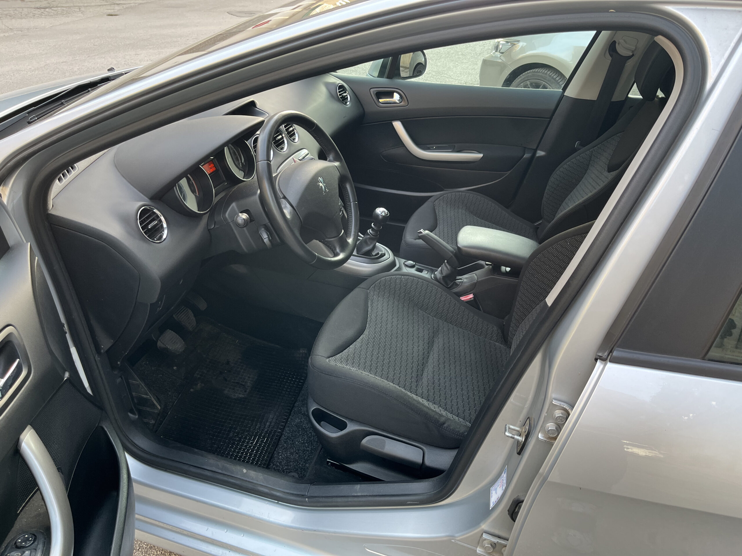 PEUGEOT 308 1.6 HDI 110CV SW CIEL TECNO - immagine 7