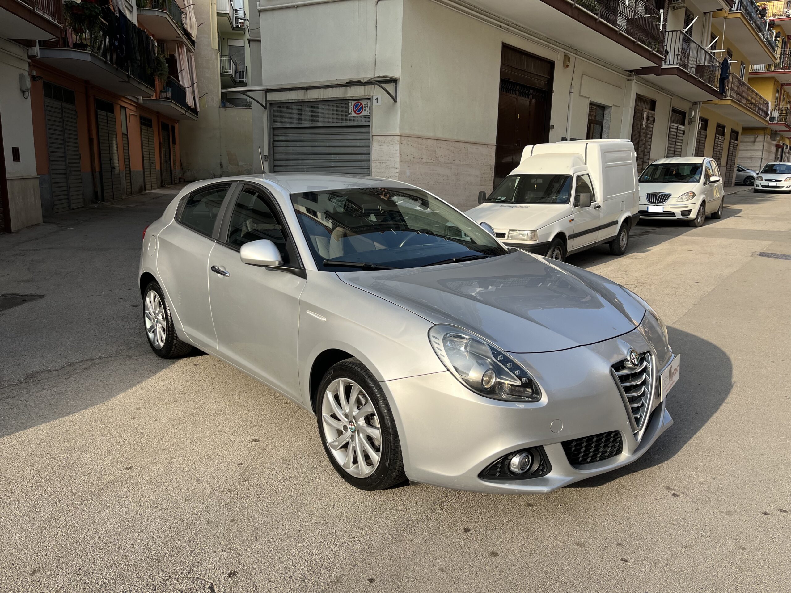 ALFA ROMEO GIULIETTA 1.6 JTDM-2 105CV DISTINCTIVE - immagine 3
