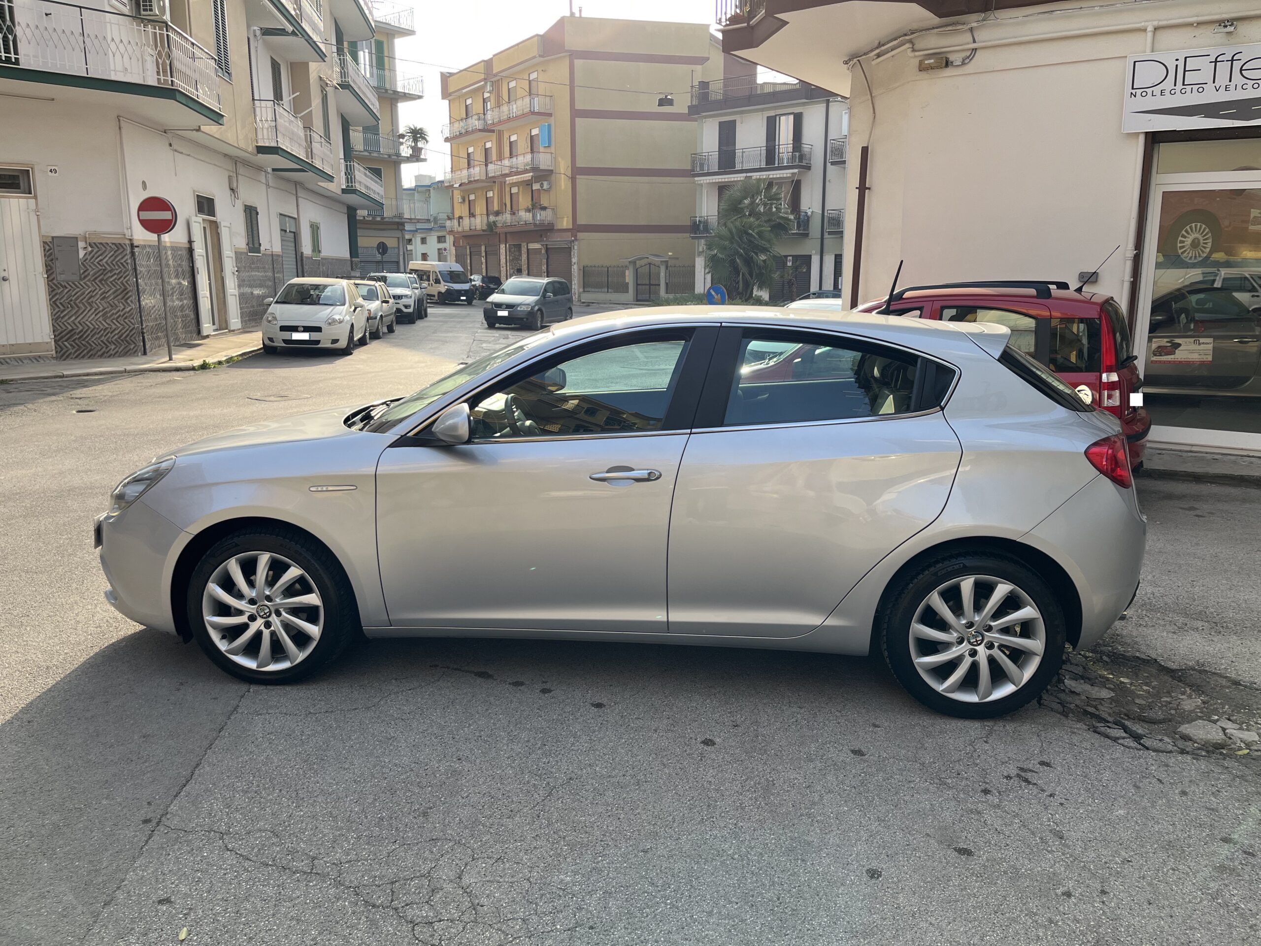 ALFA ROMEO GIULIETTA 1.6 JTDM-2 105CV DISTINCTIVE - immagine 5