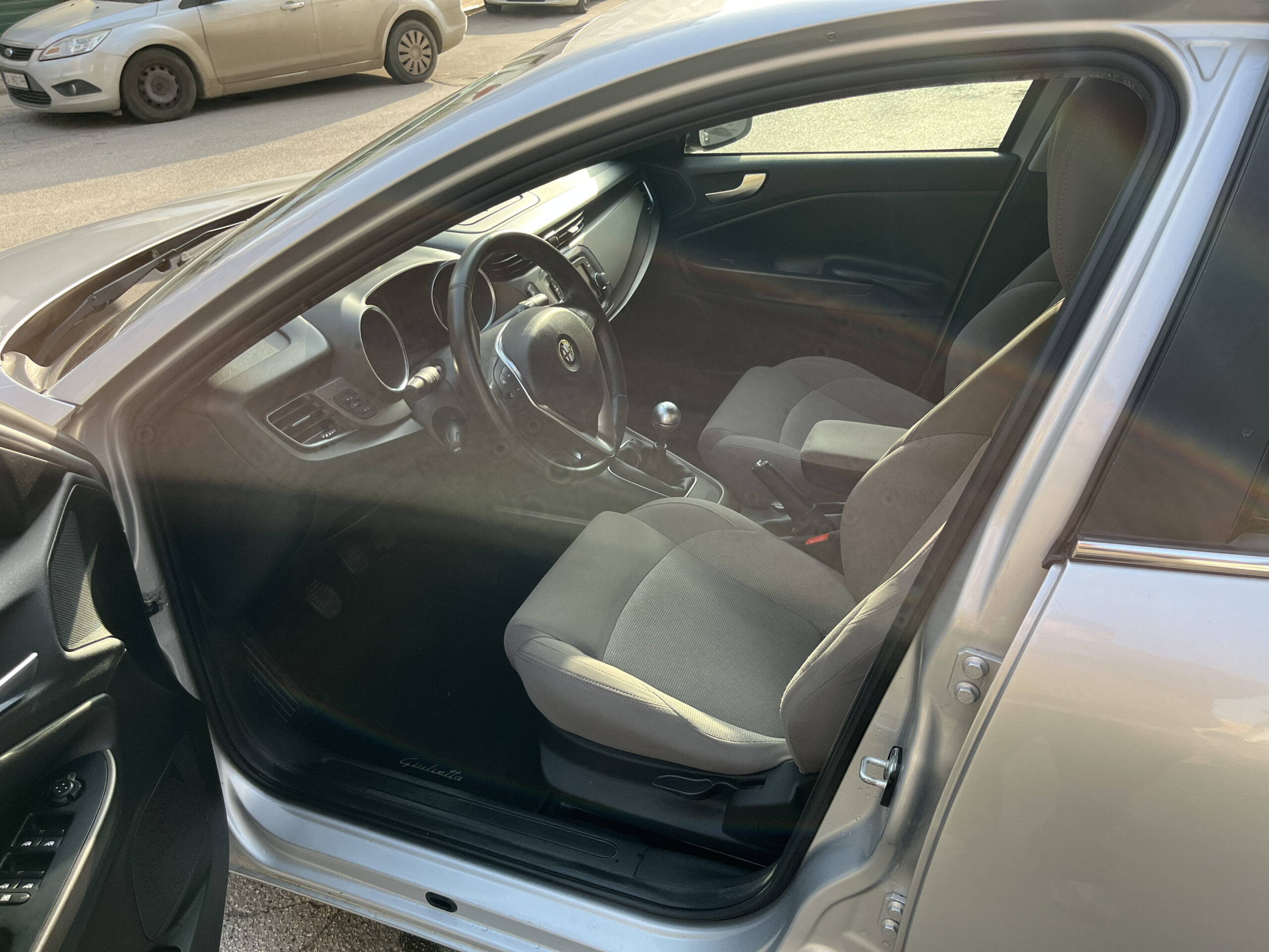 ALFA ROMEO GIULIETTA 1.6 JTDM-2 105CV DISTINCTIVE - immagine 9