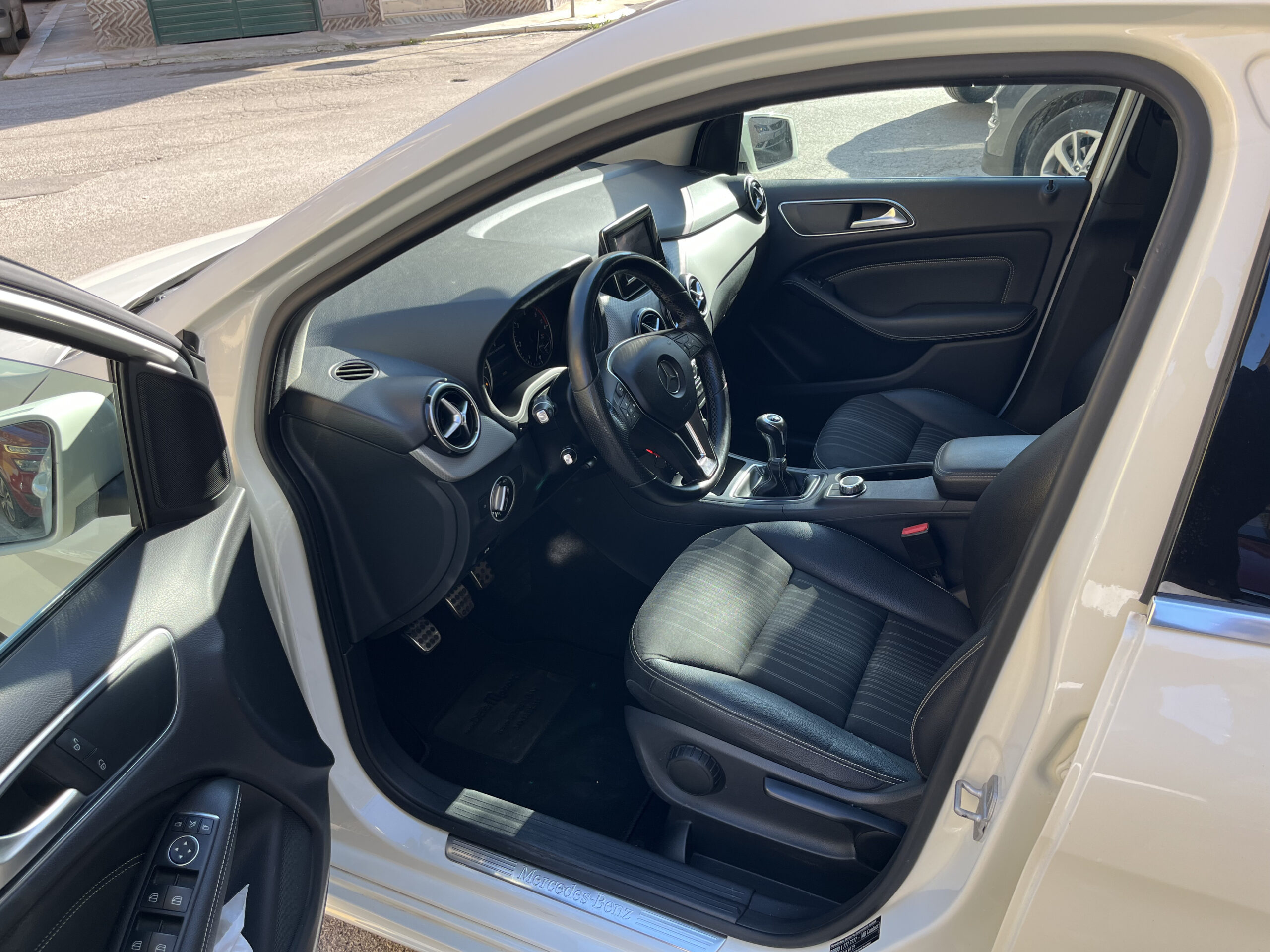 MERCEDES-BENZ CLASSE B 200 CDI PREMIUM - immagine 9