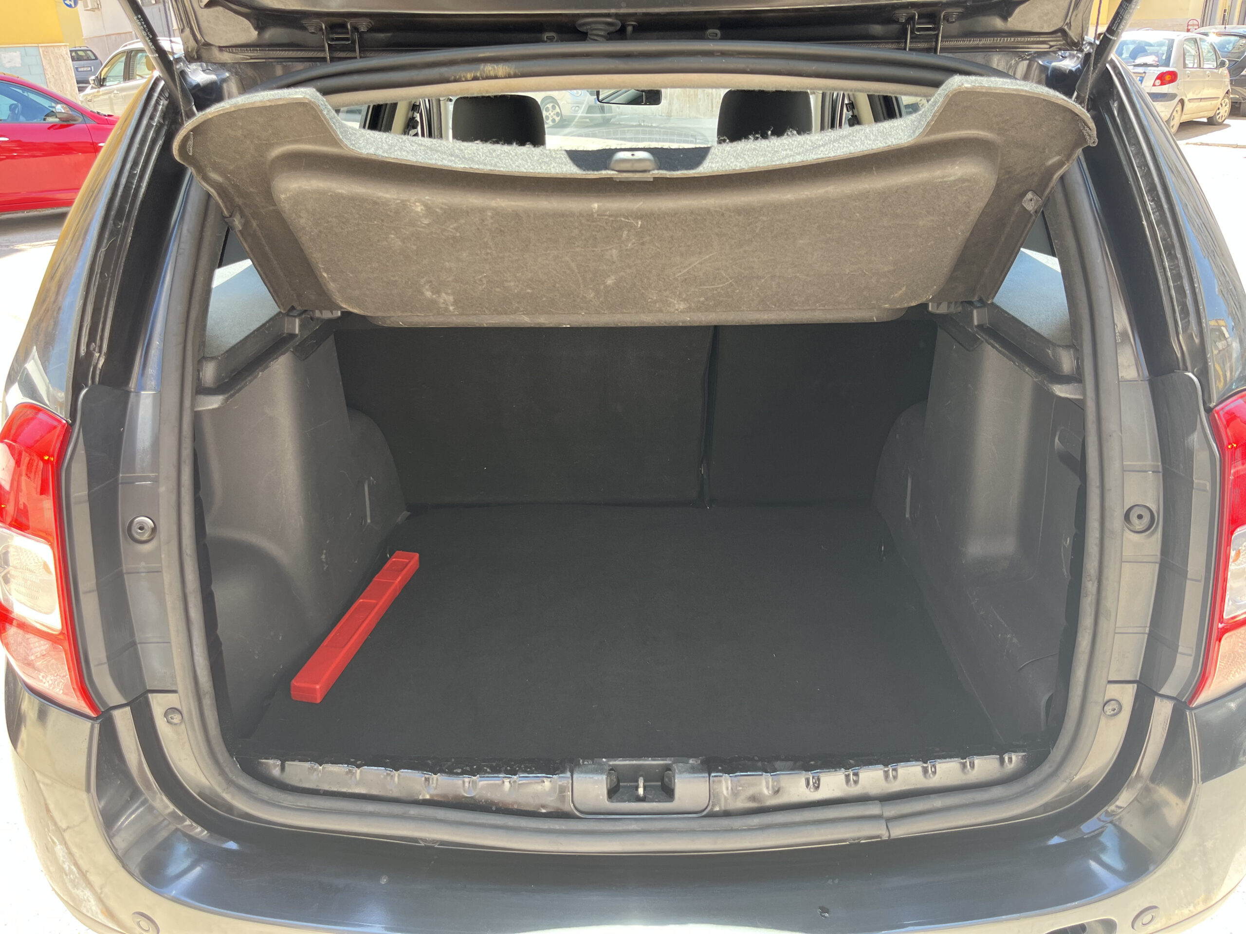 DACIA DUSTER 1.6 105CV 4x2 GPL LAUREATE - immagine 11