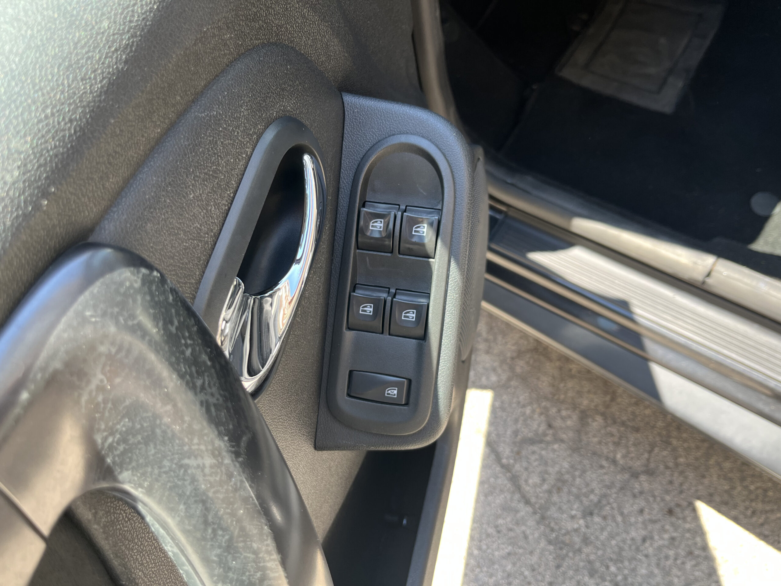 DACIA DUSTER 1.6 105CV 4x2 GPL LAUREATE - immagine 15