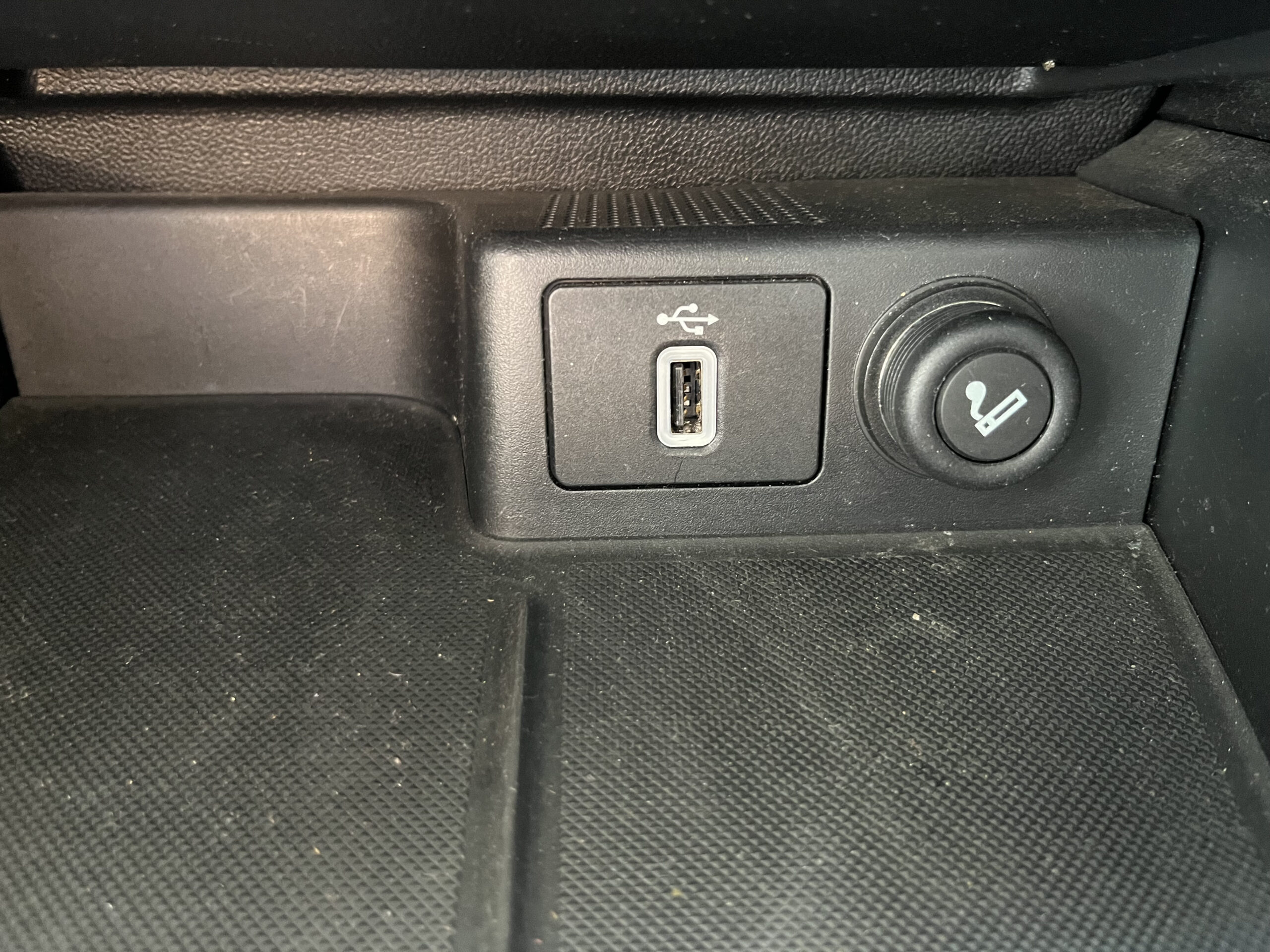FORD FOCUS STATION WAGON 1.5 ECOBLUE 95CV SW PLUS - immagine 18
