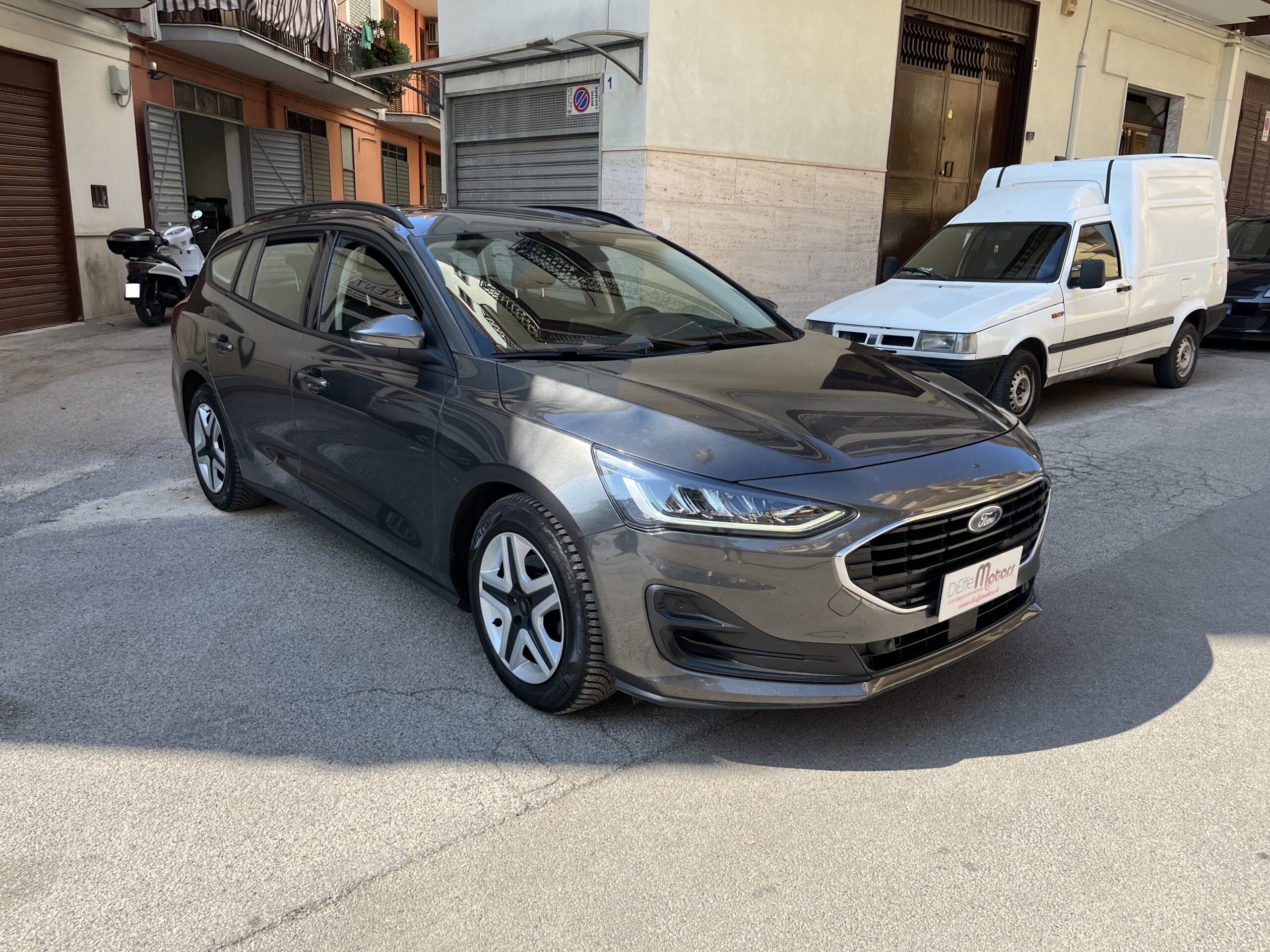 FORD FOCUS 1.5 ECOBLUE 120 CV AUTOMATICO 5P. BUSINESS - immagine 3
