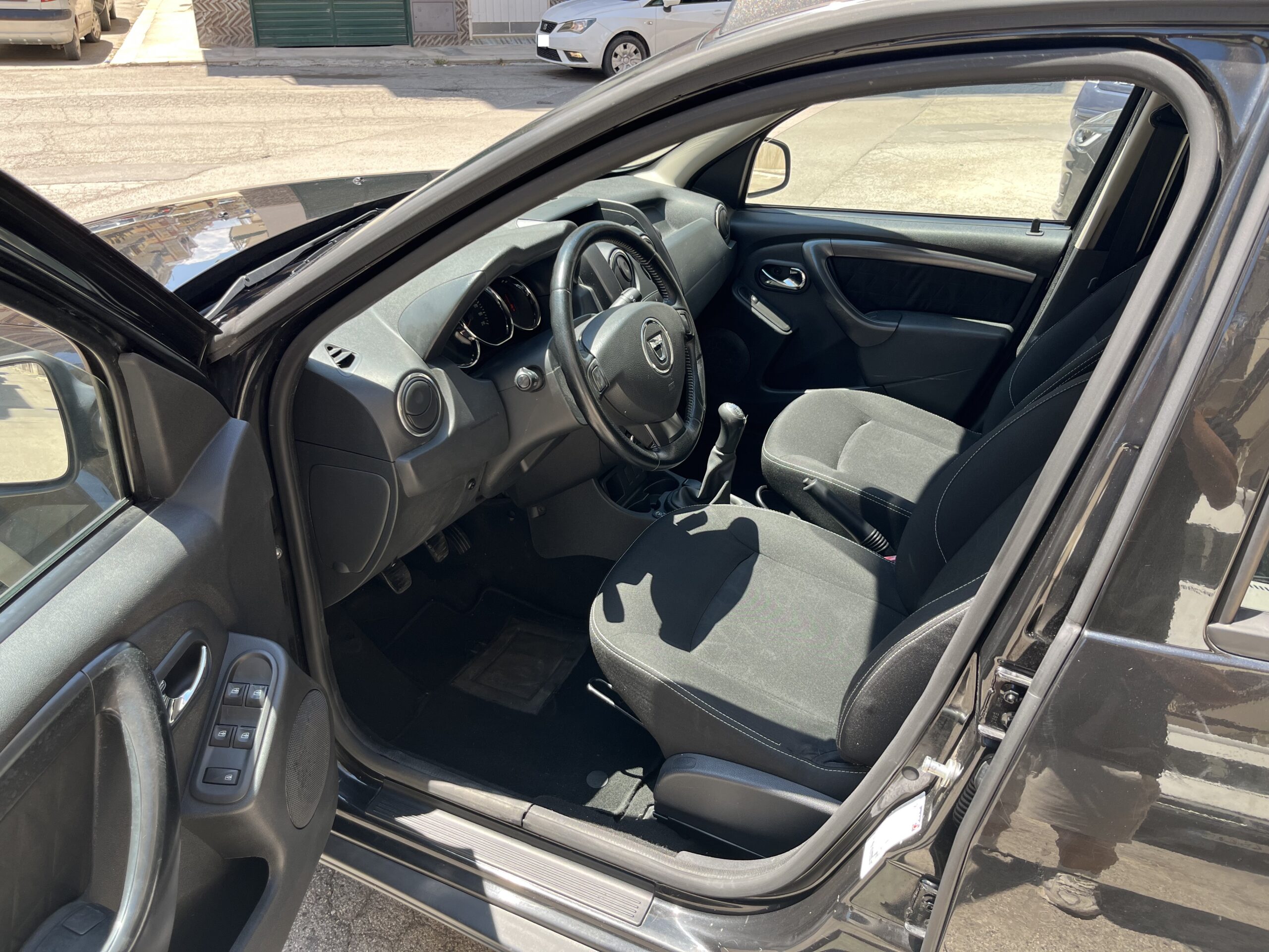DACIA DUSTER 1.6 105CV 4x2 GPL LAUREATE - immagine 9