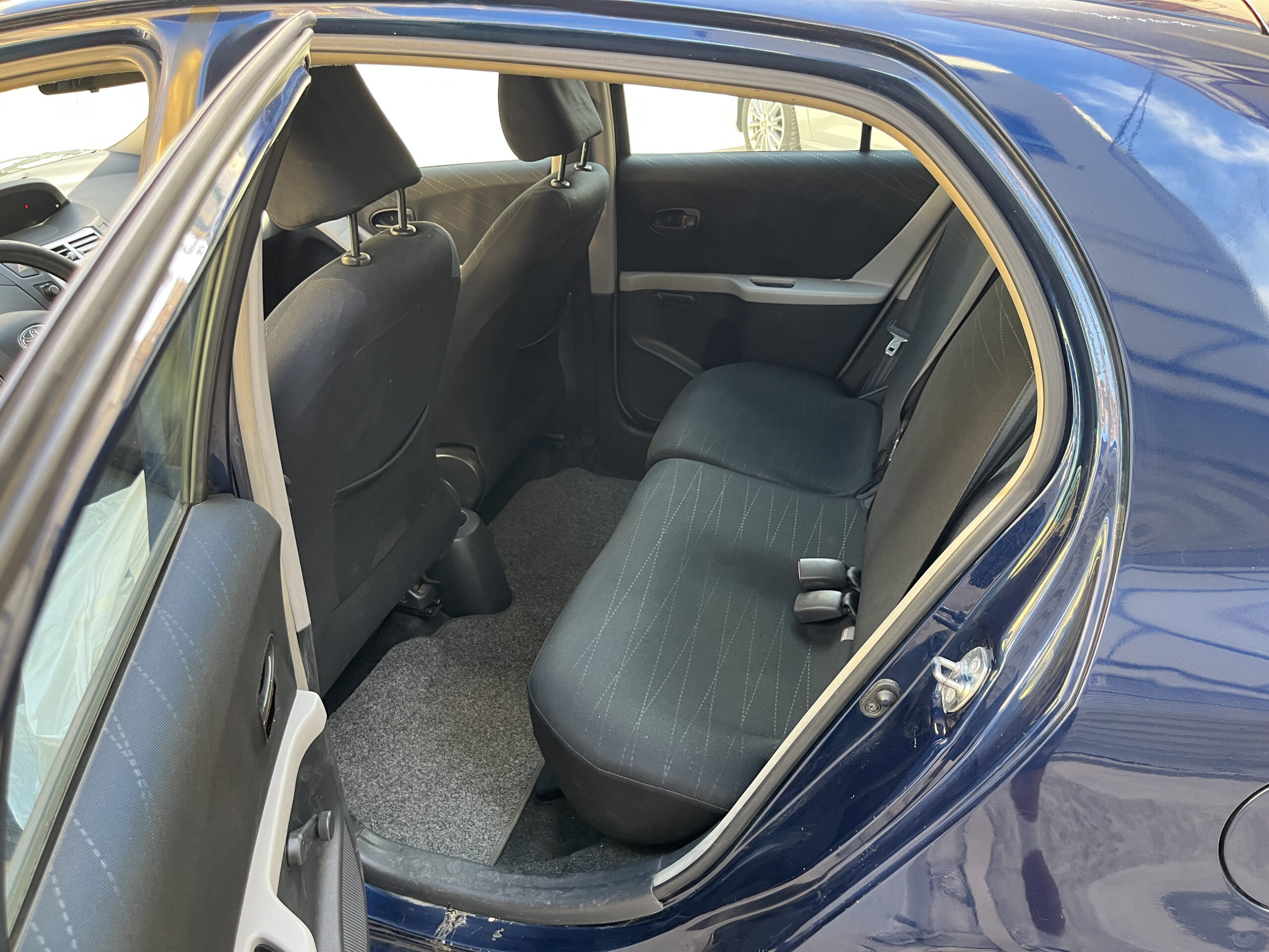 TOYOTA YARIS 1.4D-4D 5 PORTE M-MT SOL - immagine 10