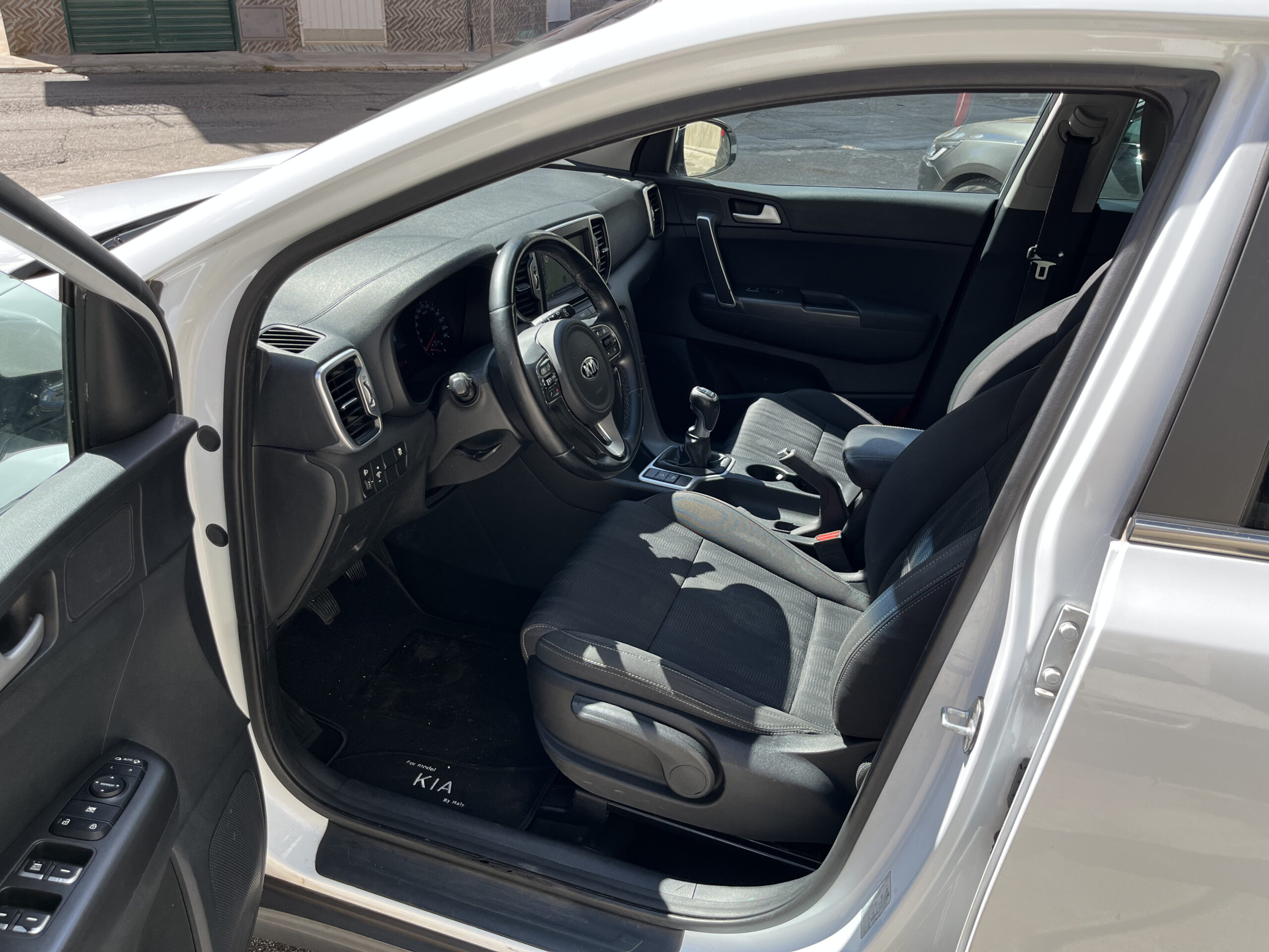 KIA SPORTAGE 1.6 GDI 132CV 2WD BUSINESS CLASS - immagine 9