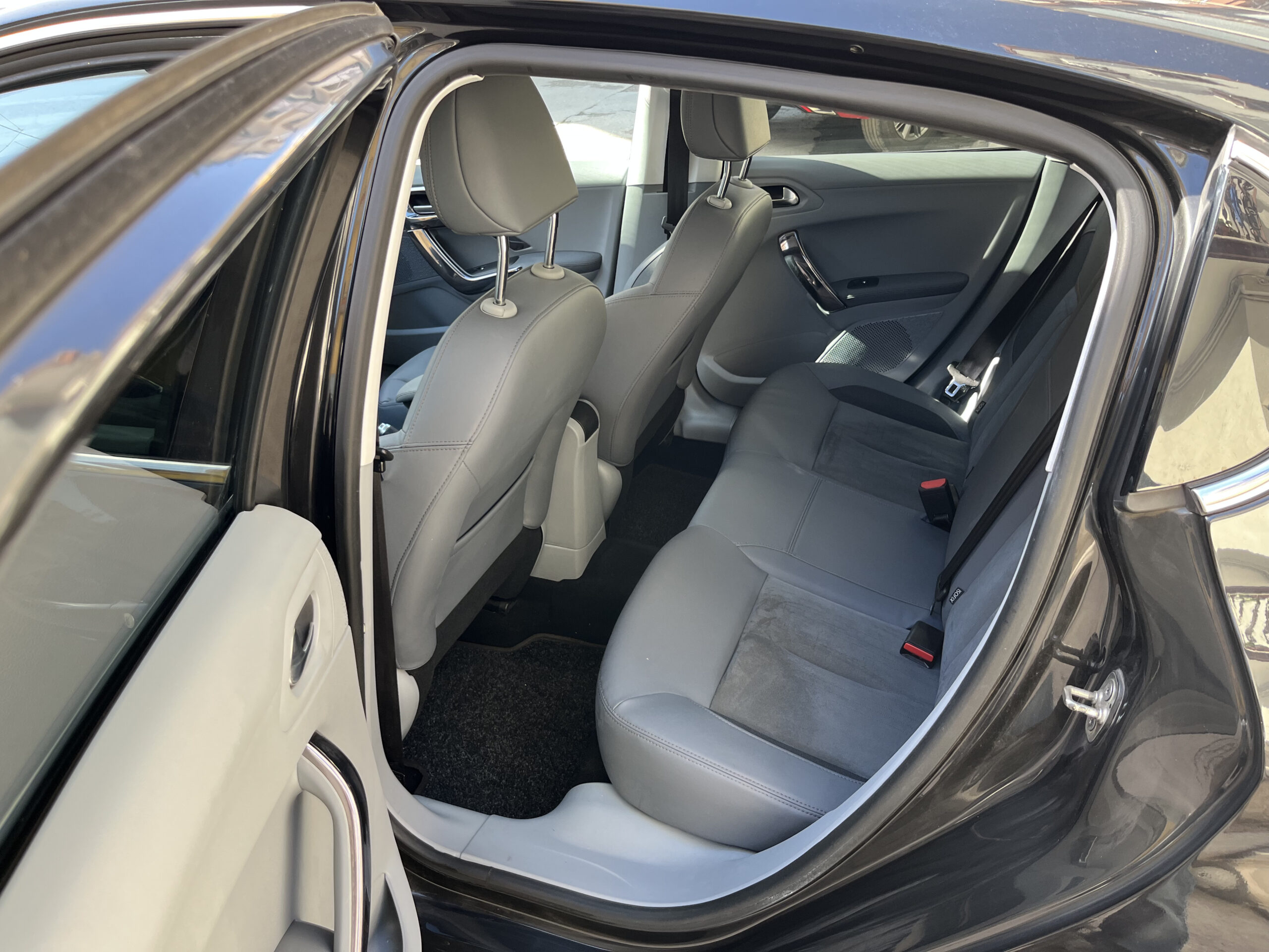 PEUGEOT 208 HDI 68 CV 5 PORTE ALLURE - immagine 10