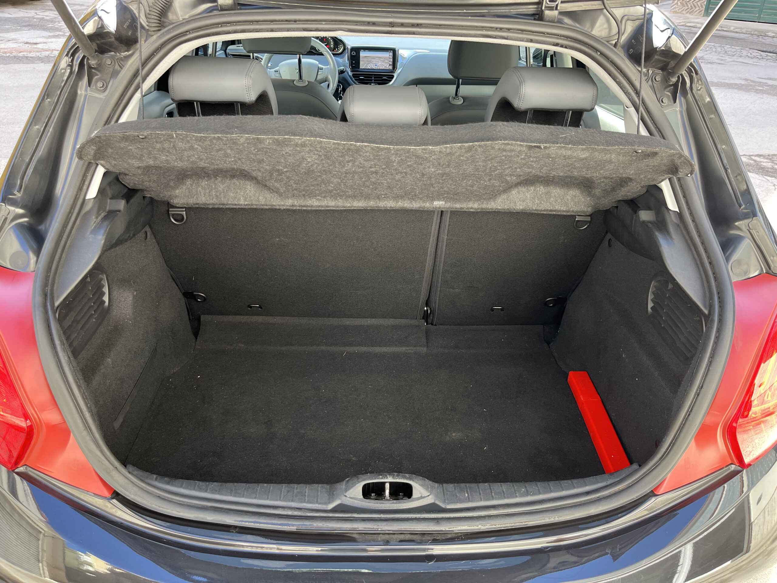 PEUGEOT 208 HDI 68 CV 5 PORTE ALLURE - immagine 11