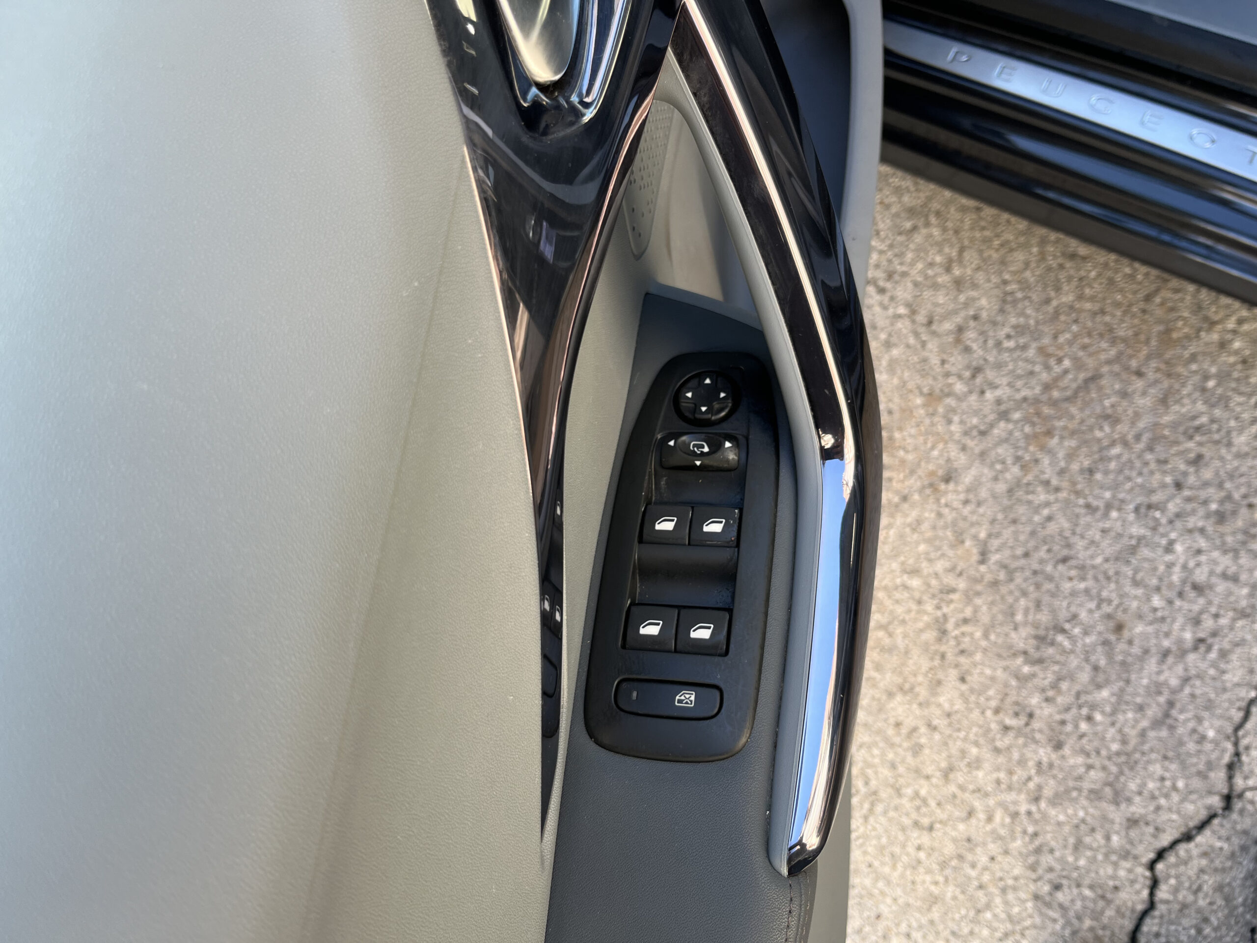 PEUGEOT 208 HDI 68 CV 5 PORTE ALLURE - immagine 15