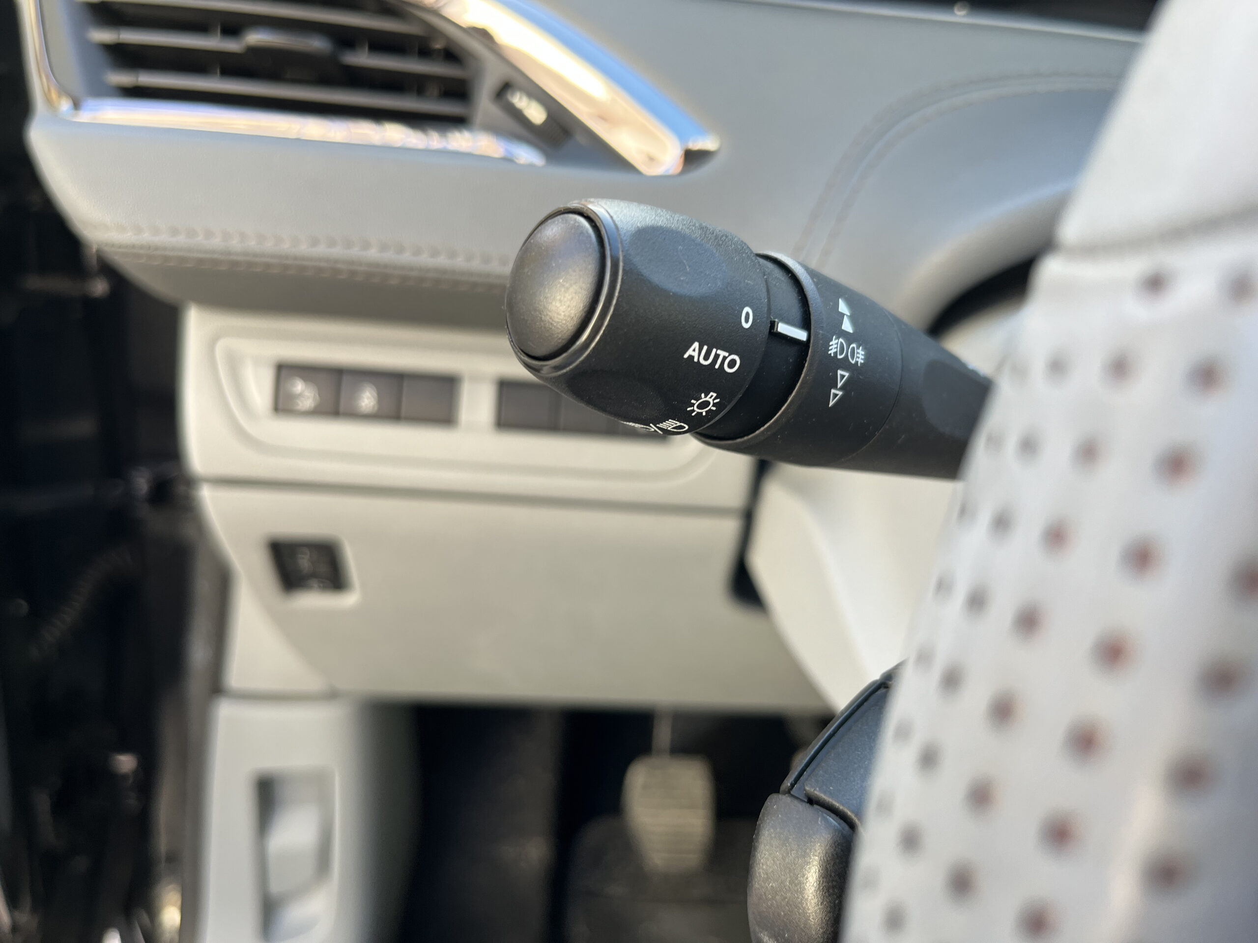 PEUGEOT 208 HDI 68 CV 5 PORTE ALLURE - immagine 16