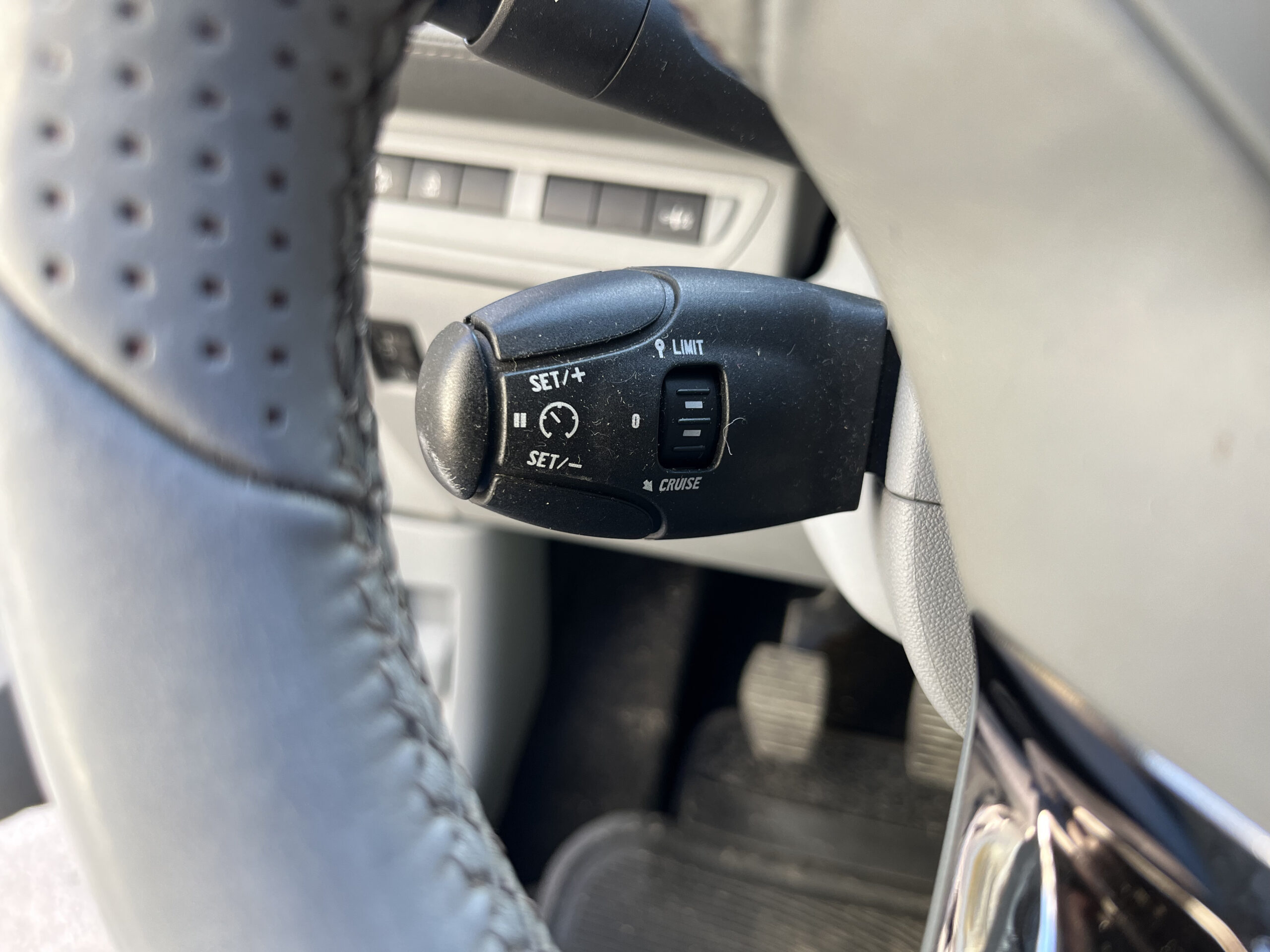 PEUGEOT 208 HDI 68 CV 5 PORTE ALLURE - immagine 18