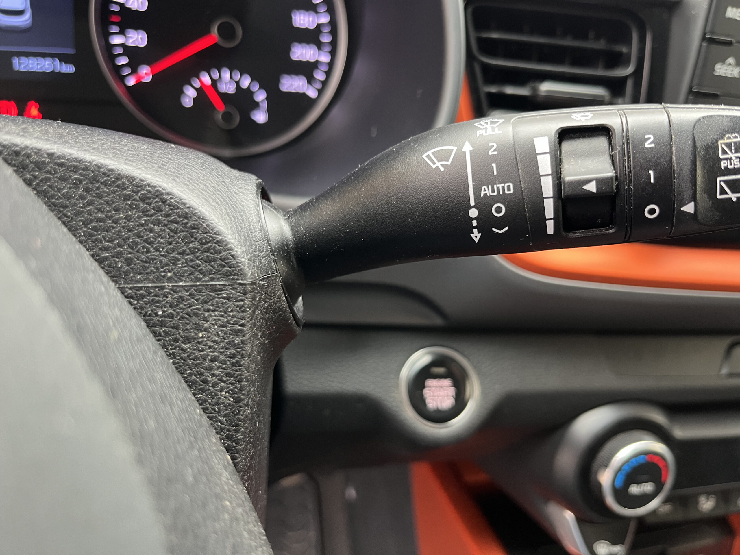 KIA STONIC 1.6 CRDI 110 CV ENERGY - immagine 18