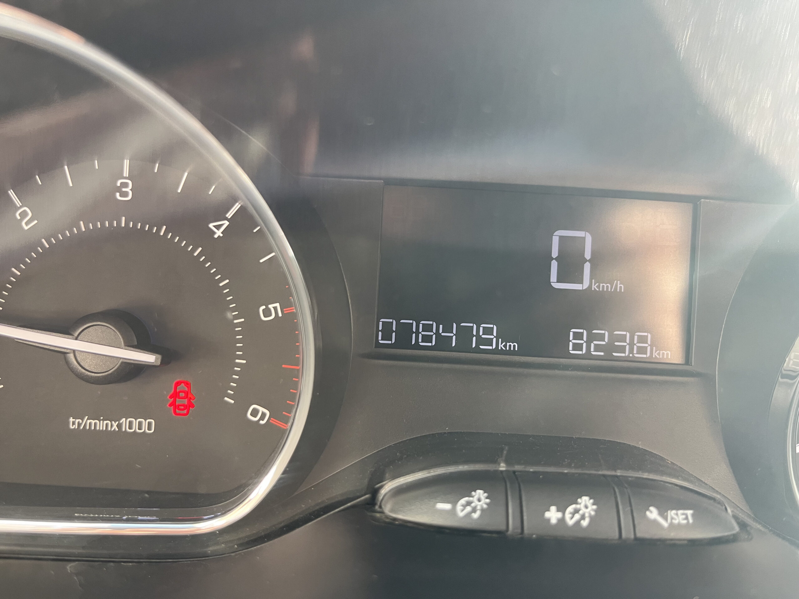 PEUGEOT 2008 E-HDI 92 CV STOP&START ACTIVE - immagine 19