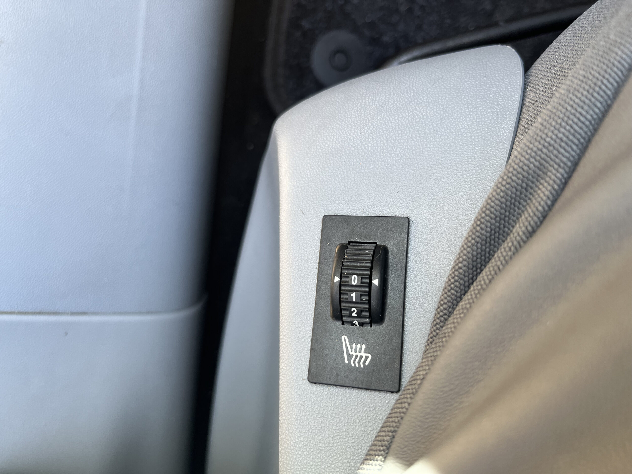 PEUGEOT 208 HDI 68 CV 5 PORTE ALLURE - immagine 22