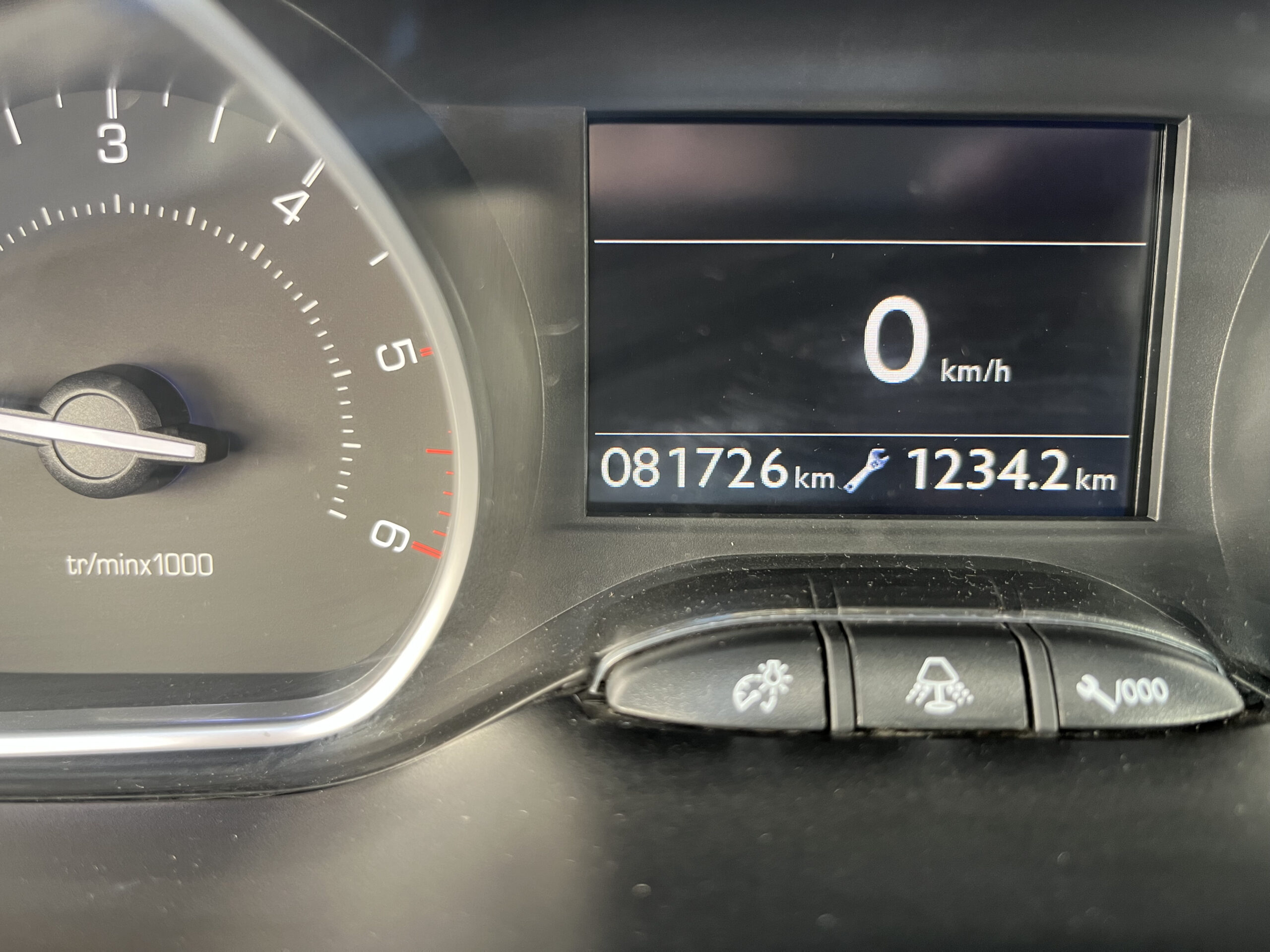 PEUGEOT 208 HDI 68 CV 5 PORTE ALLURE - immagine 25