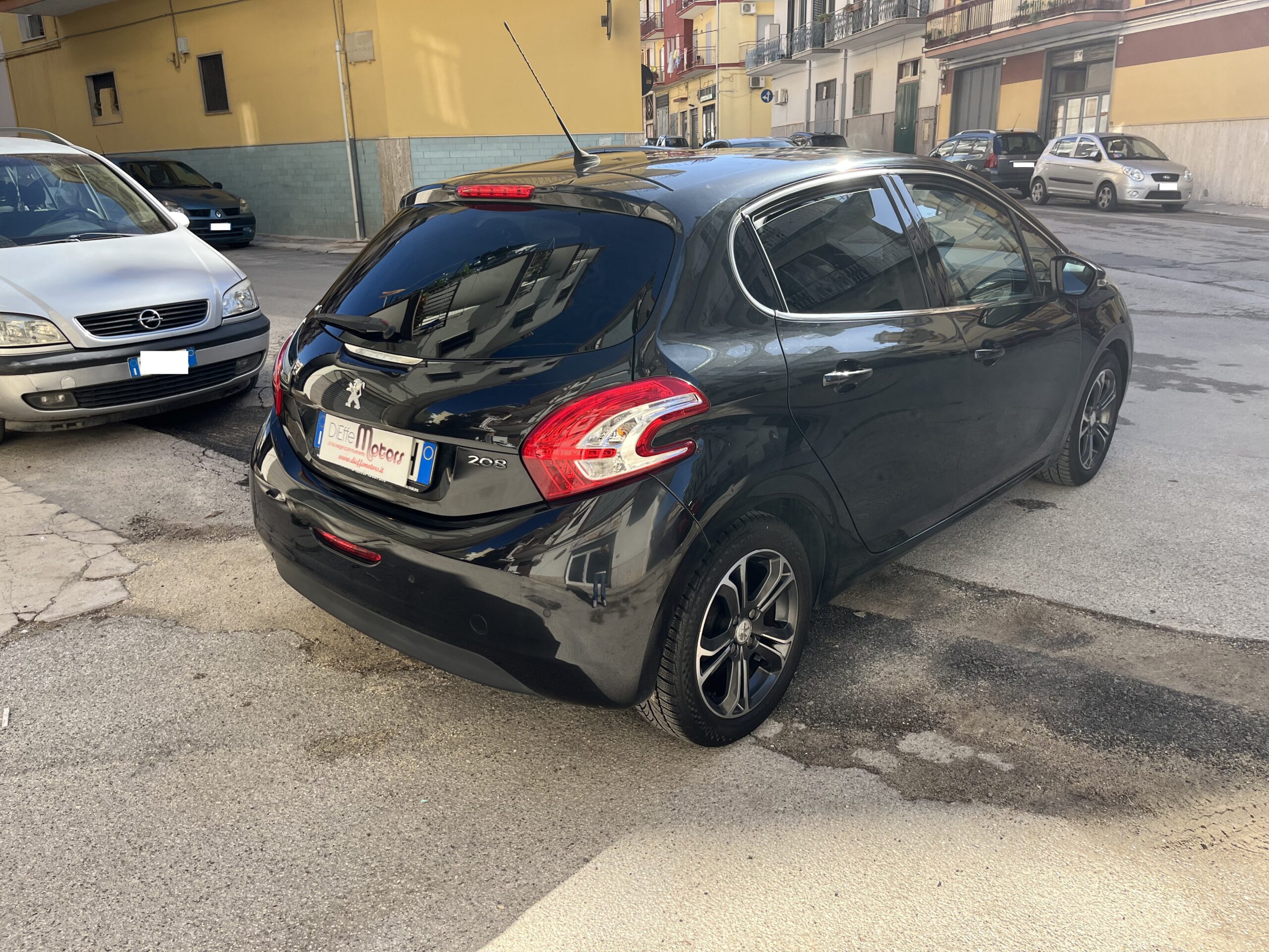 PEUGEOT 208 HDI 68 CV 5 PORTE ALLURE - immagine 8