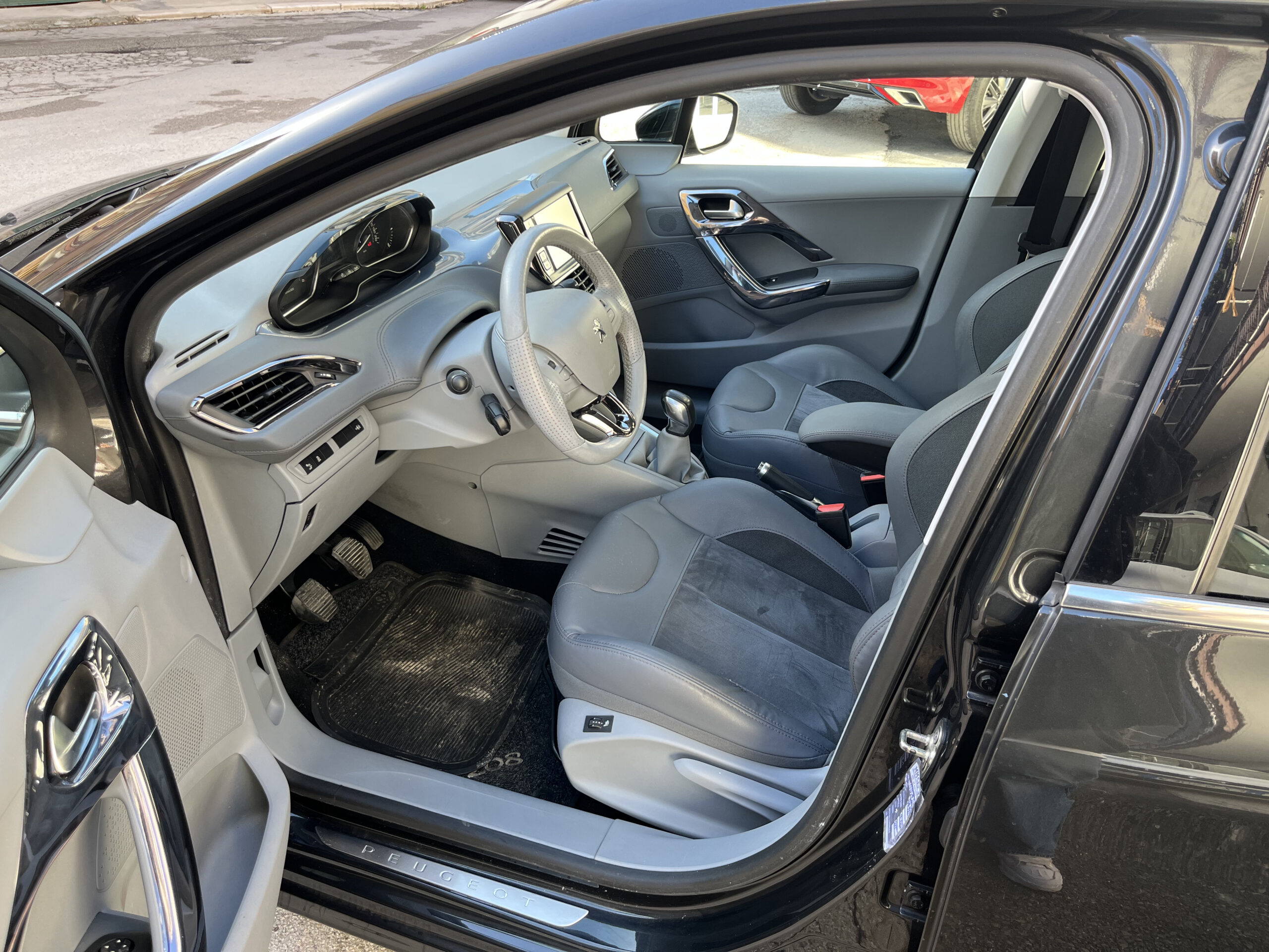 PEUGEOT 208 HDI 68 CV 5 PORTE ALLURE - immagine 9